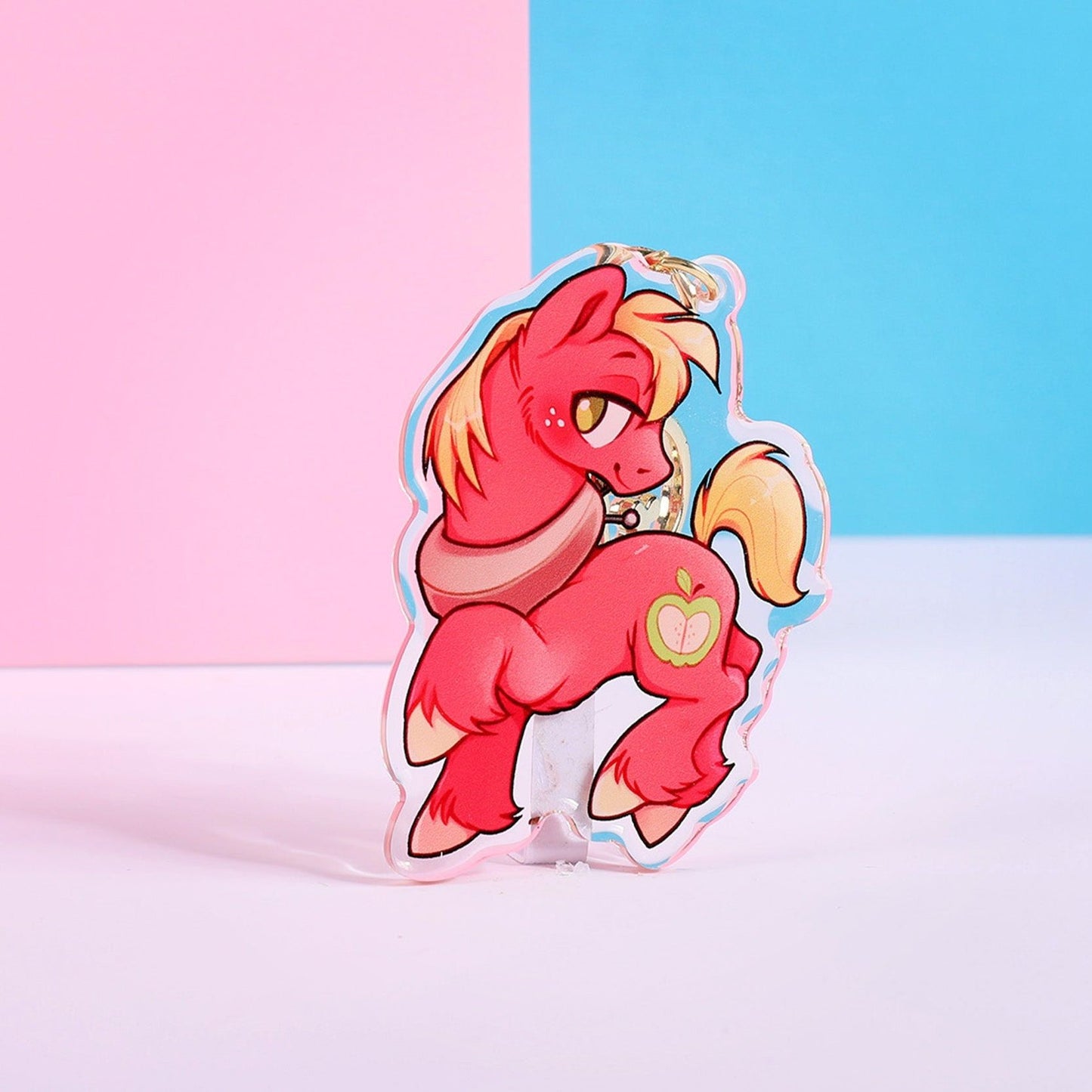 Amuleto de semental rojo grande