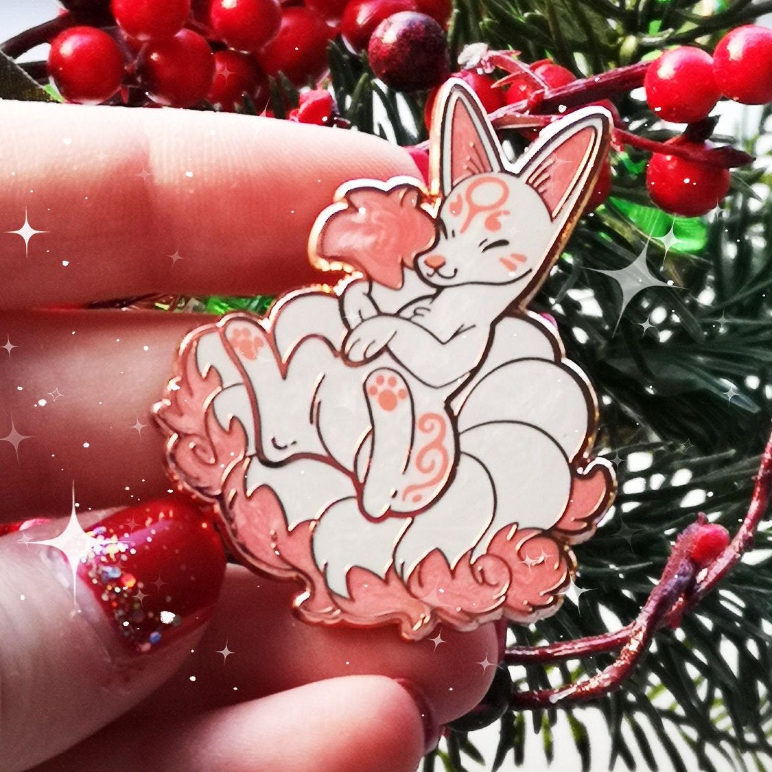 Lindo juego de pins de esmalte duro con máscara y zorro de nueve colas de Kitsune