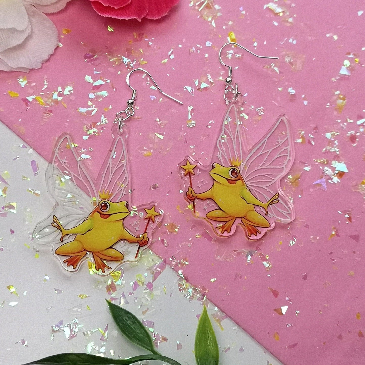Pendientes acrílicos con dije de hada rana madre