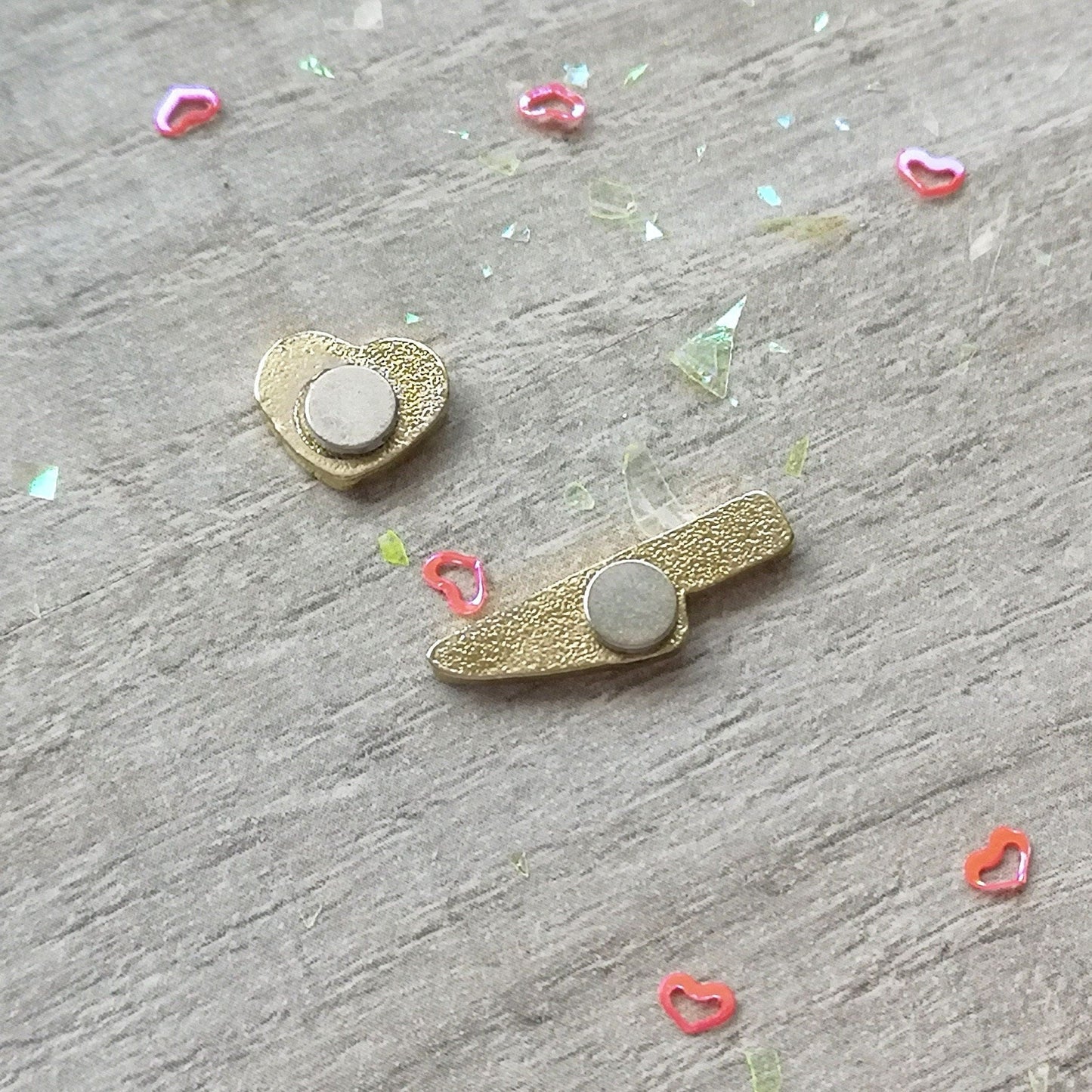 Gato de esmoquin | Juego de pines magnéticos de esmalte duro | Divertidos e intercambiables | Chaotic Cuties