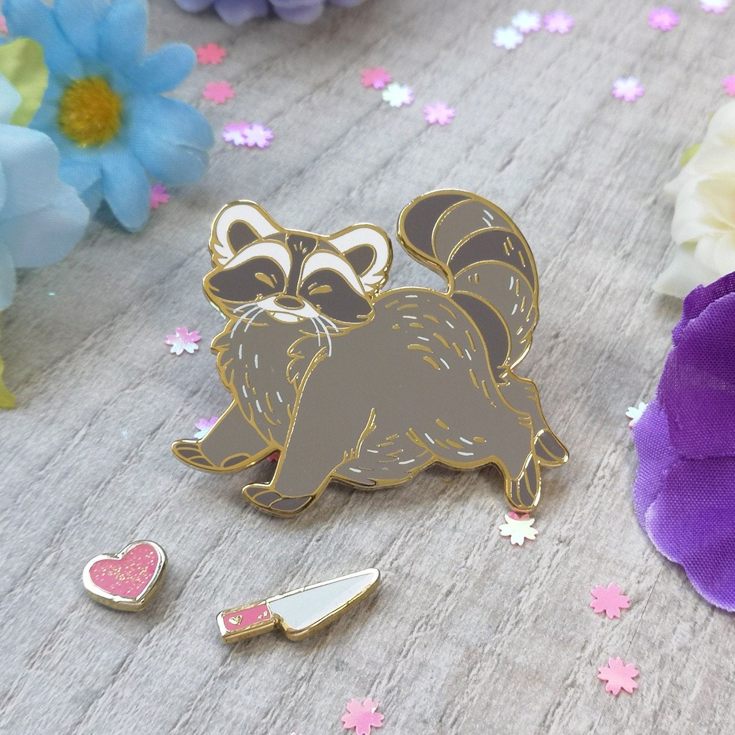 Mapache caótico y tierno | Juego de pines magnéticos de esmalte duro | Divertidos e intercambiables