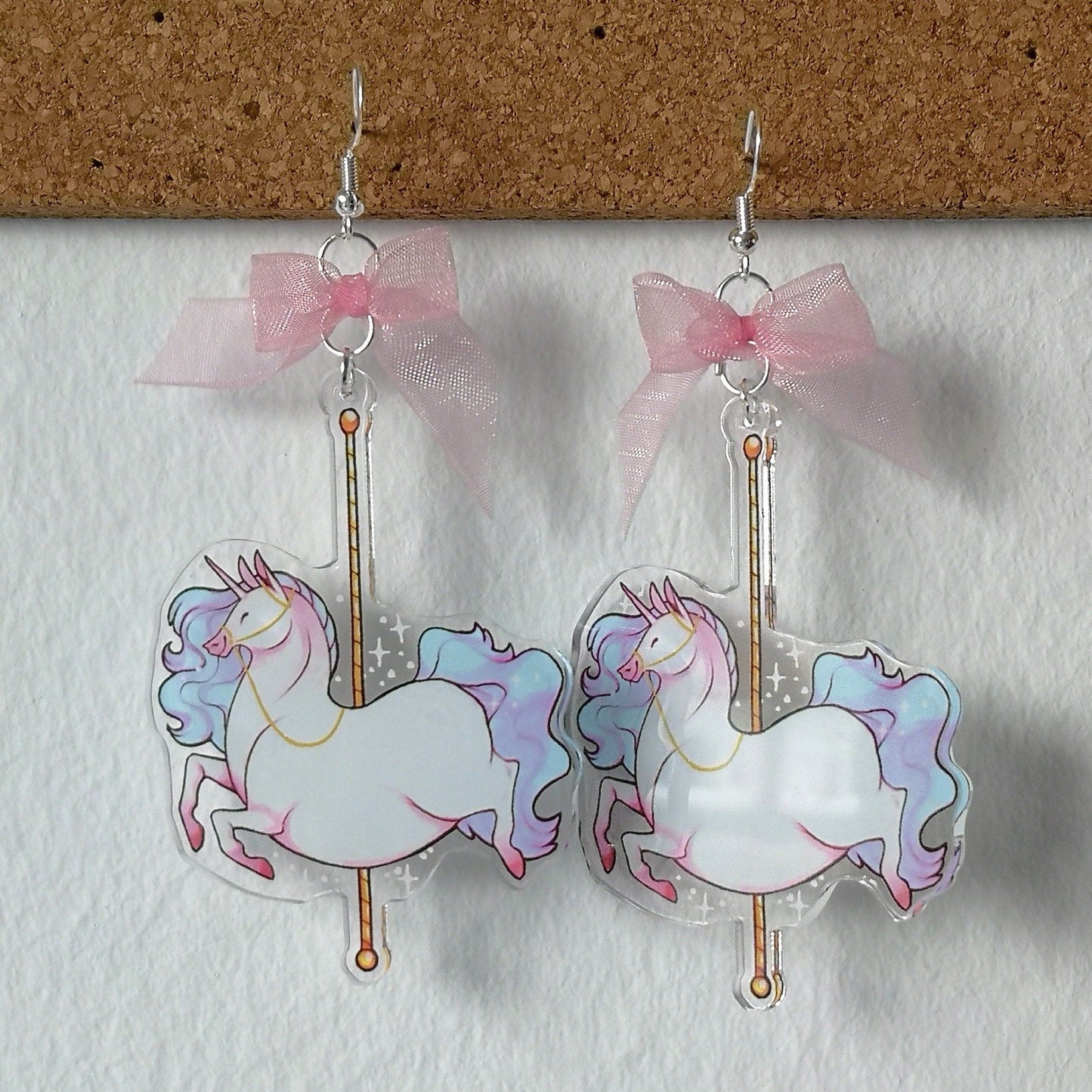 Boucles d'oreilles à breloques en acrylique avec licorne carrousel Chubby