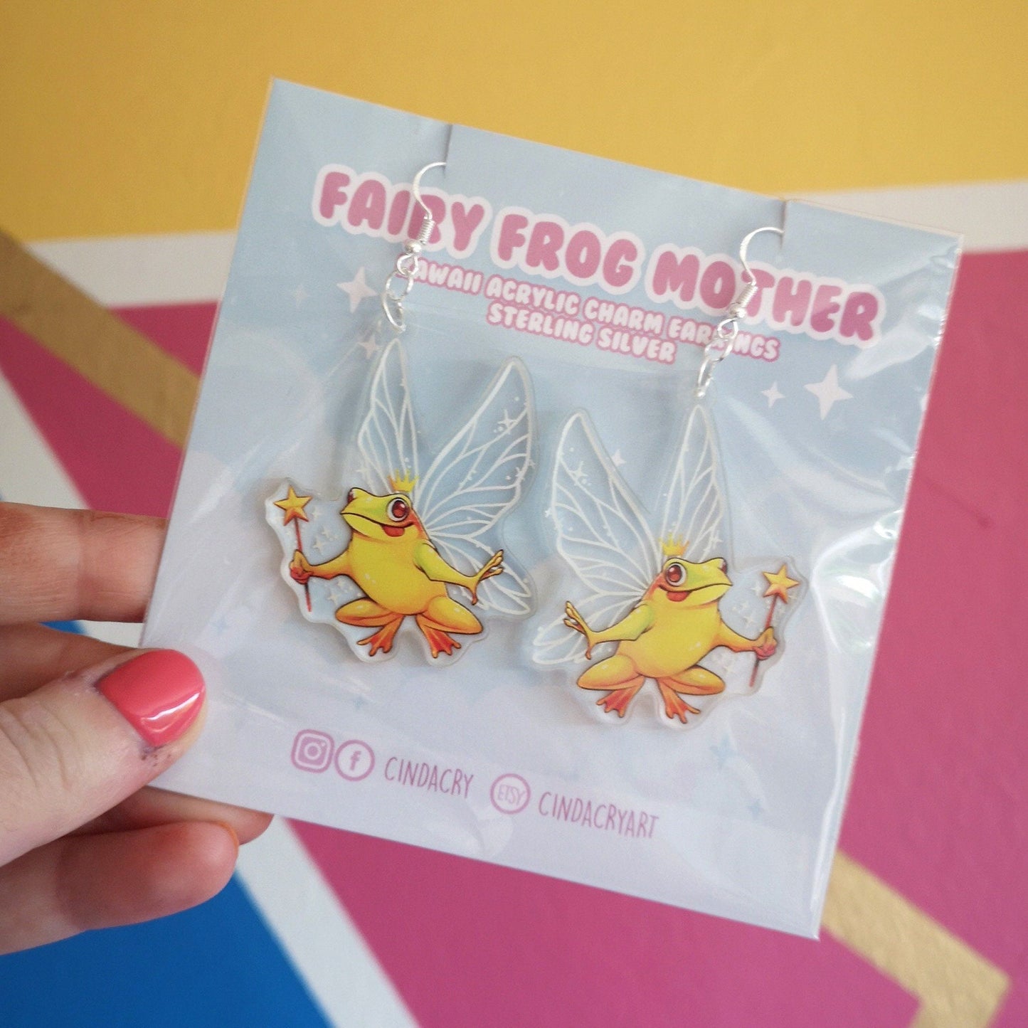 Pendientes acrílicos con dije de hada rana madre