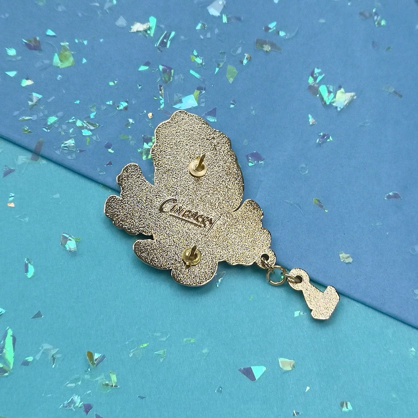 Pin de esmalte duro colgante con forma de kraken y barco | Pin de solapa con diseño divertido de regalo Bestia Fantasía