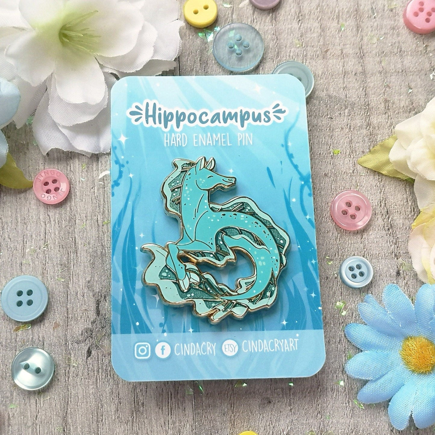 Pin de esmalte de hipocampo Kelpie | Linda criatura críptica, caballo, sirena