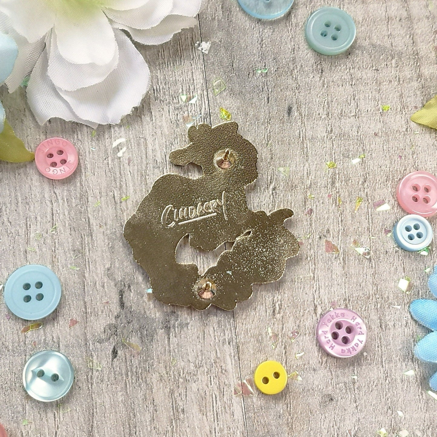 Pin de esmalte de hipocampo Kelpie | Linda criatura críptica, caballo, sirena