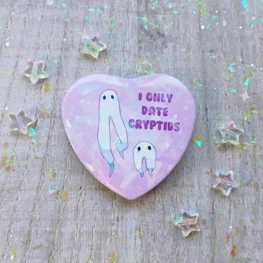 Insignia de hojalata holográfica de Nightcrawler de Fresno "Solo salgo con críptidos"