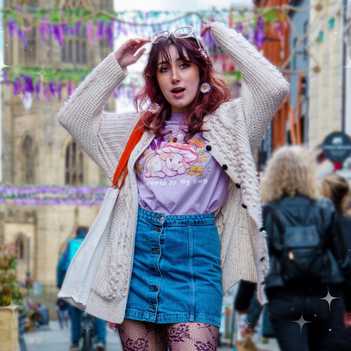 Camiseta de conejo con sombrero de hongo, "En un mundo propio"