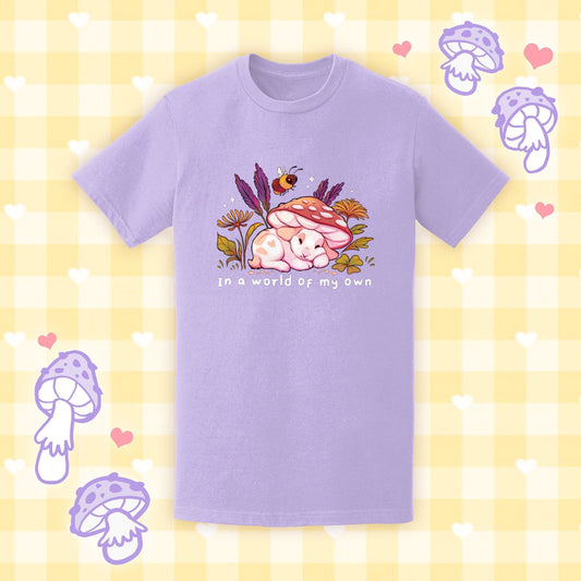 Camiseta de conejo con sombrero de hongo, "En un mundo propio"