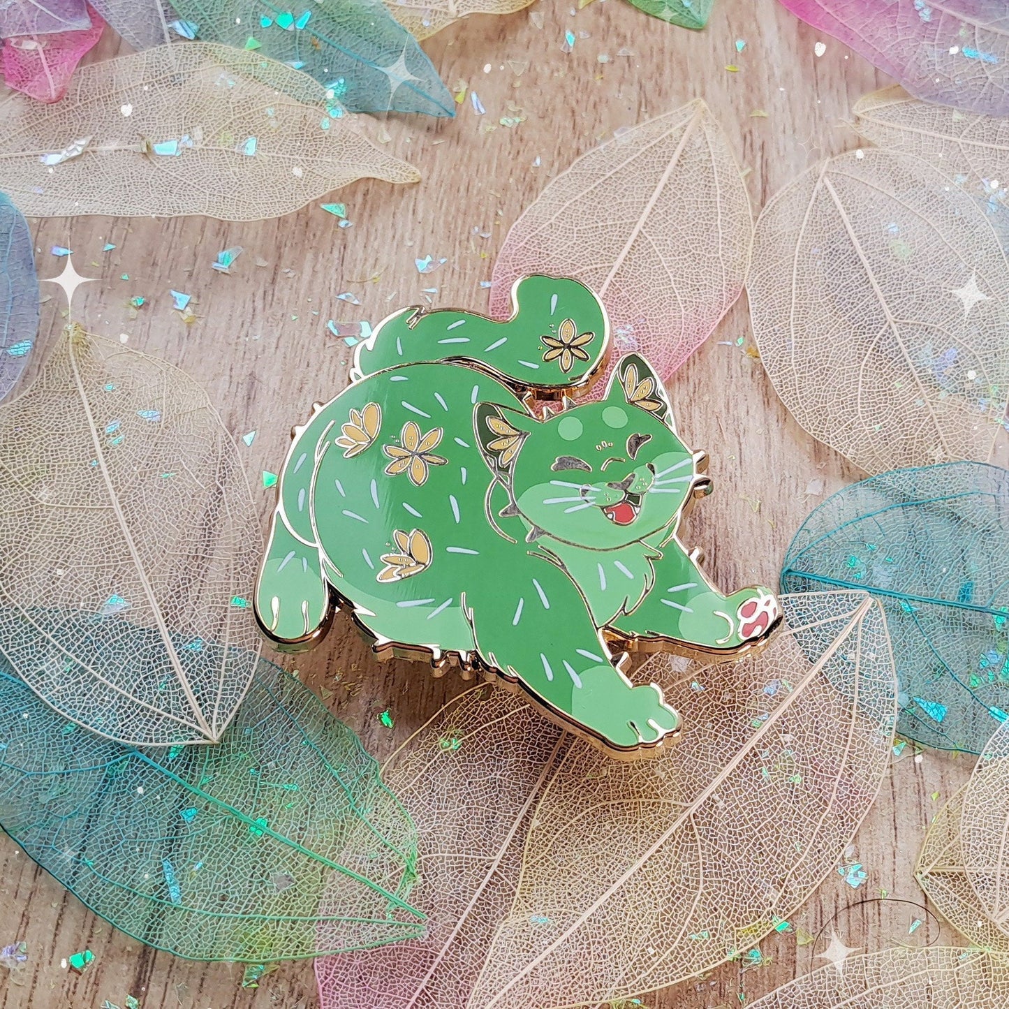 Pin de esmalte duro con forma de gato y cactus | Regalo divertido Pin Beast Fantasy
