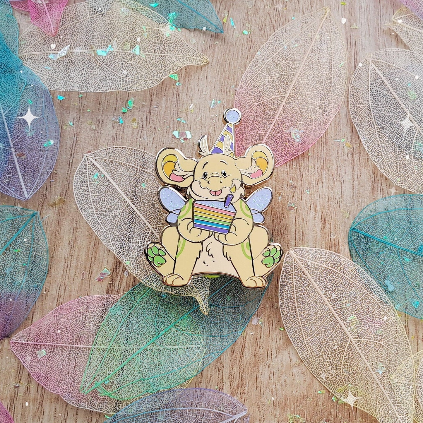 Pin de esmalte duro de cumpleaños de dragón | Regalo divertido Pin Beast Fantasy