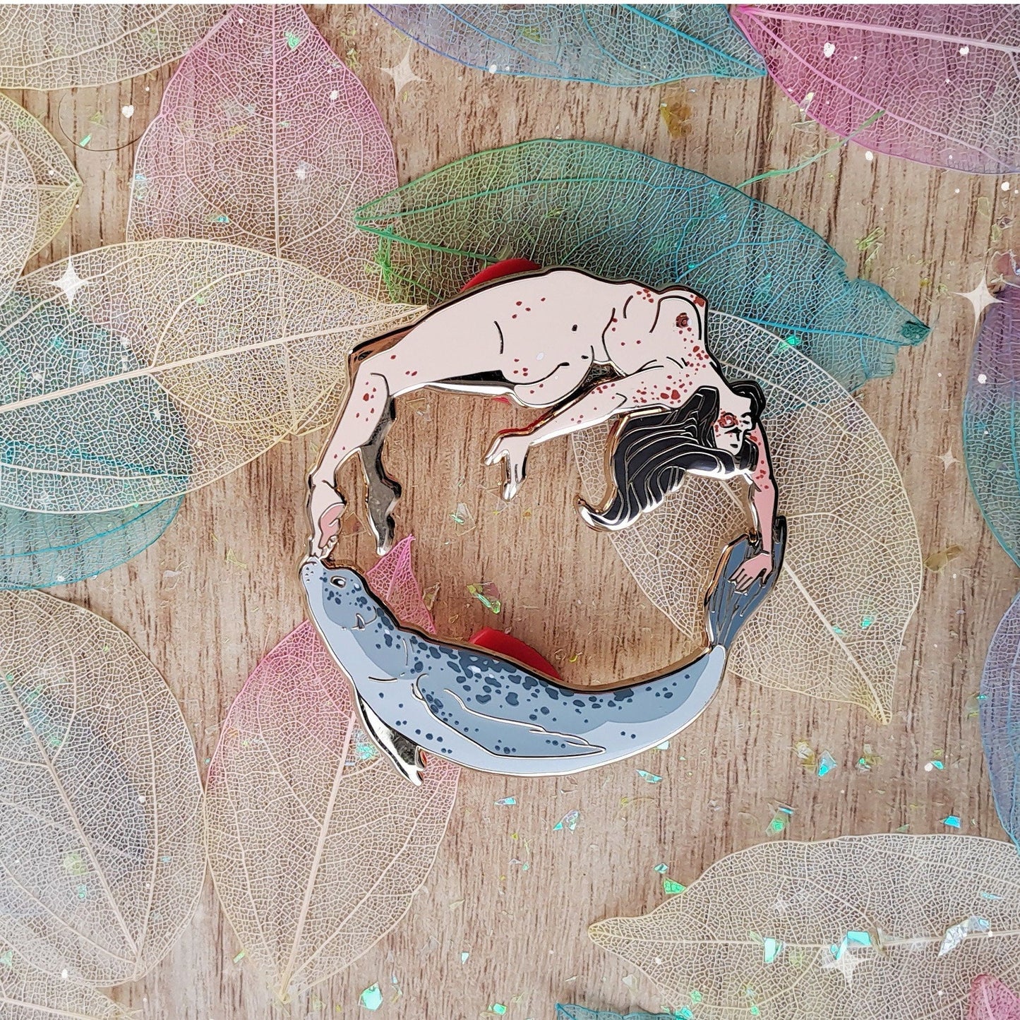 Pin de esmalte duro Selkie | Regalo divertido Pin Bestia Fantasía Mito