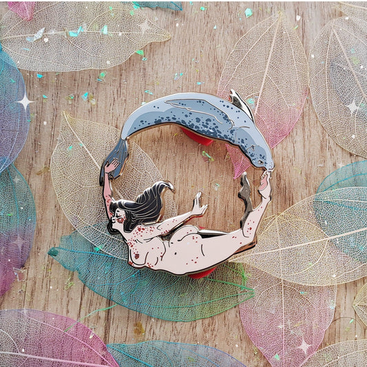 Pin de esmalte duro Selkie | Regalo divertido Pin Bestia Fantasía Mito